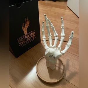 Skeleton hand jewelry tidy